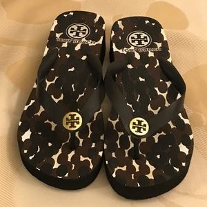Tory Burch Wedge Sandals/Flip Flops
